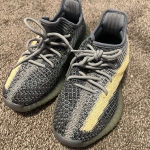 Yezzy Boost 350 V2 AshBlu